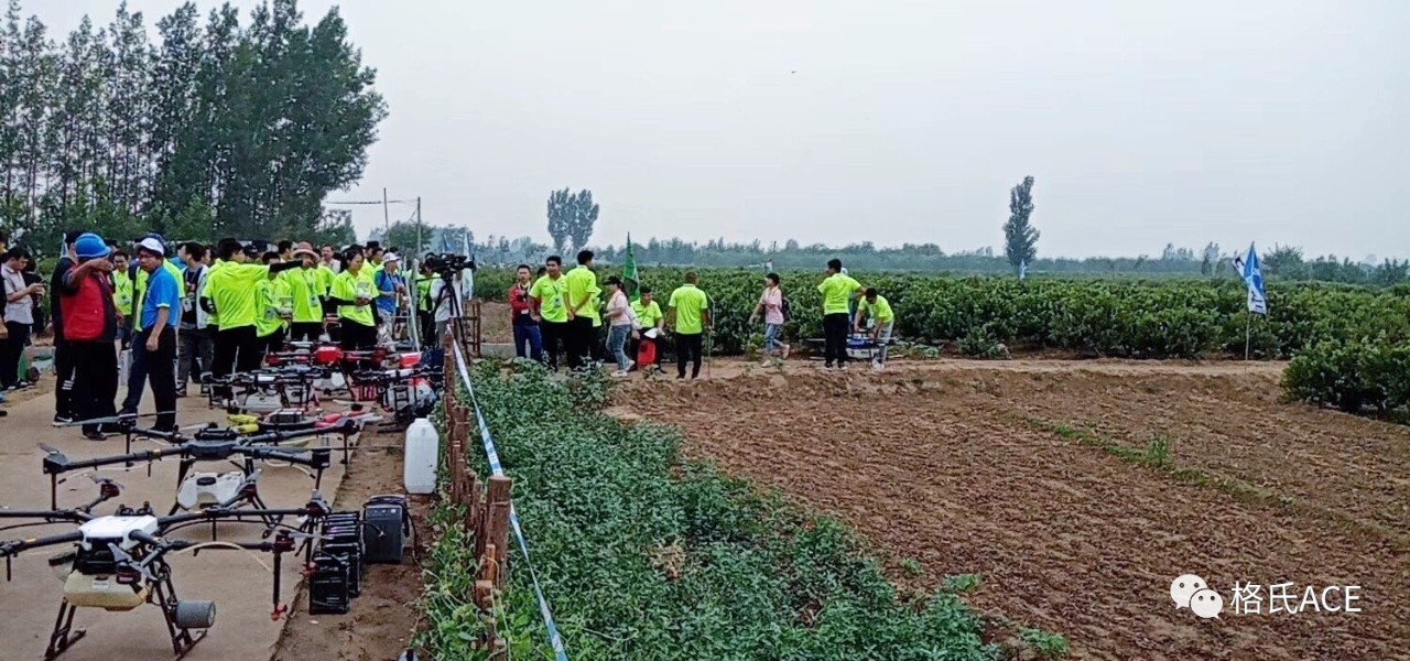 參賽的植保無人機(jī)選手